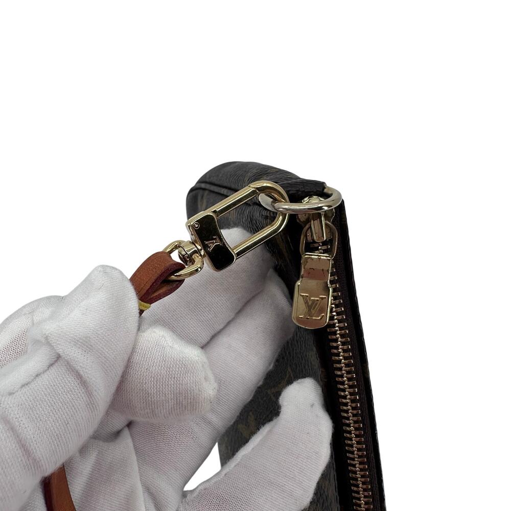 Louis Vuitton LV Monogram Pochette Accessoires Bag - Picture 7 of 16